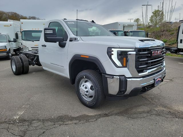 2024 GMC Sierra 3500HD Pro