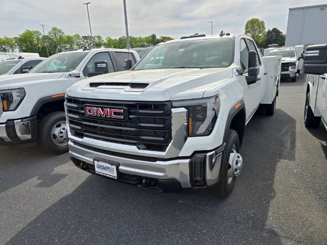 2024 GMC Sierra 3500HD Pro