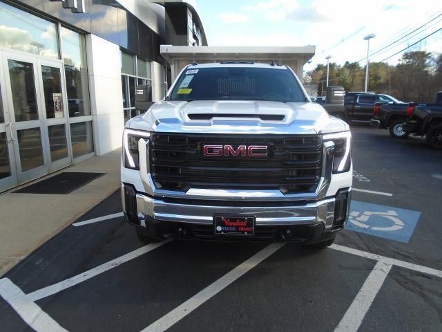 2024 GMC Sierra 3500HD Pro