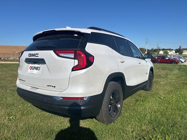 2024 GMC Terrain AT4