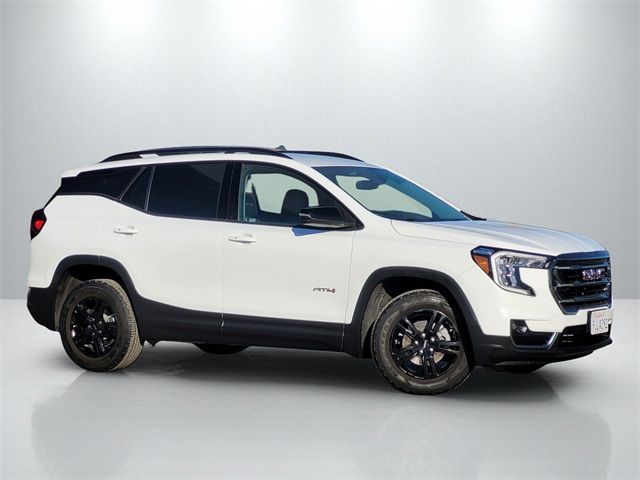 2024 GMC Terrain AT4