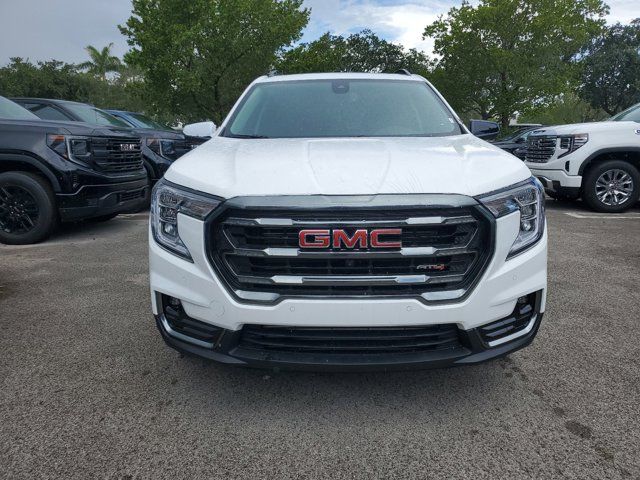 2024 GMC Terrain AT4