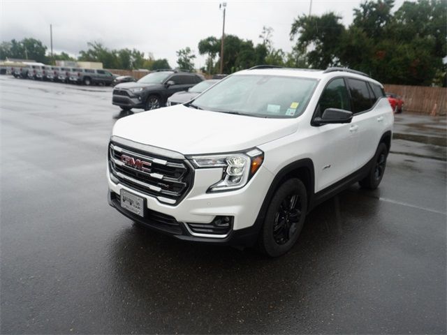 2024 GMC Terrain AT4