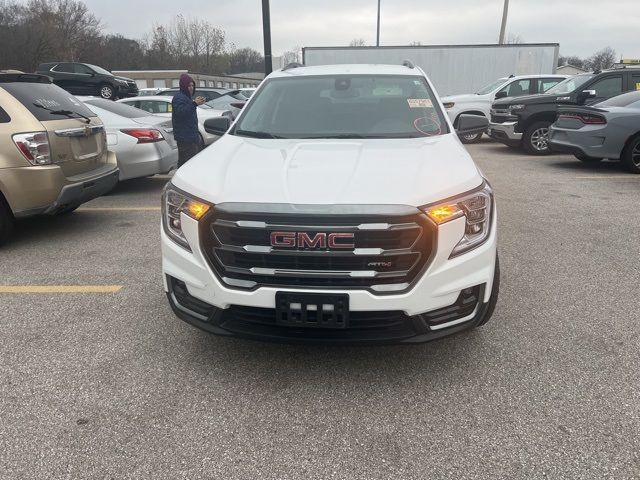 2024 GMC Terrain AT4