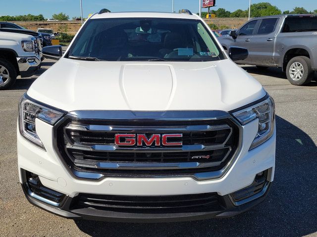 2024 GMC Terrain AT4