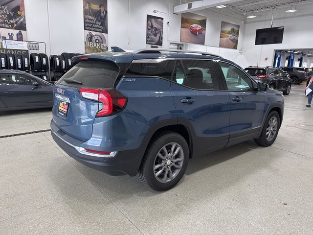 2024 GMC Terrain SLT