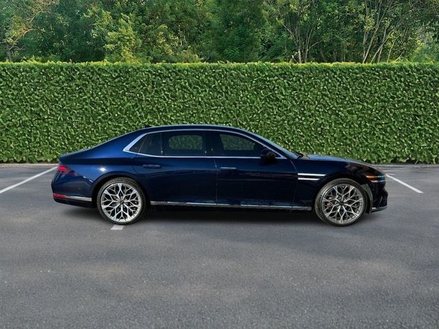 2024 Genesis G90 e-SC