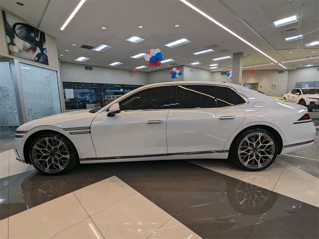 2024 Genesis G90 e-SC