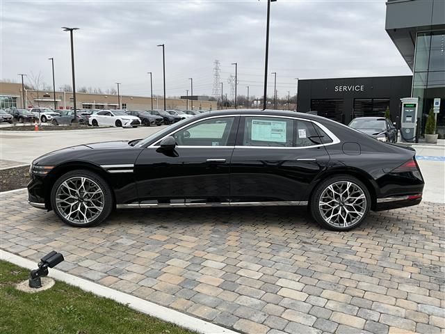 2024 Genesis G90 e-SC