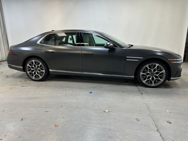 2024 Genesis G90 e-SC