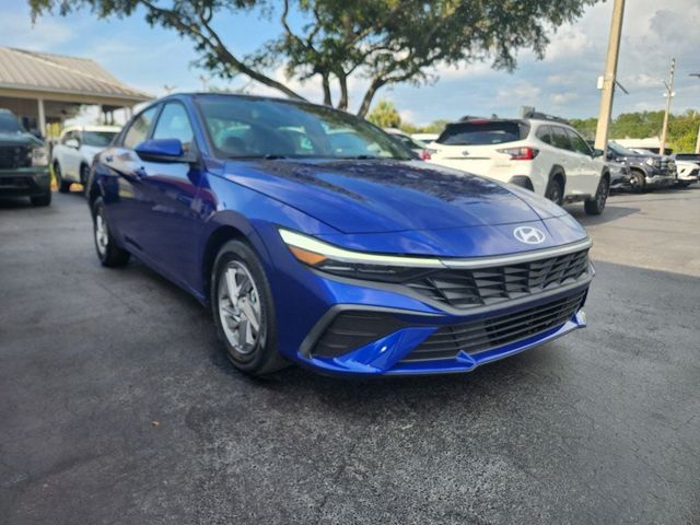 2024 Hyundai Elantra SE