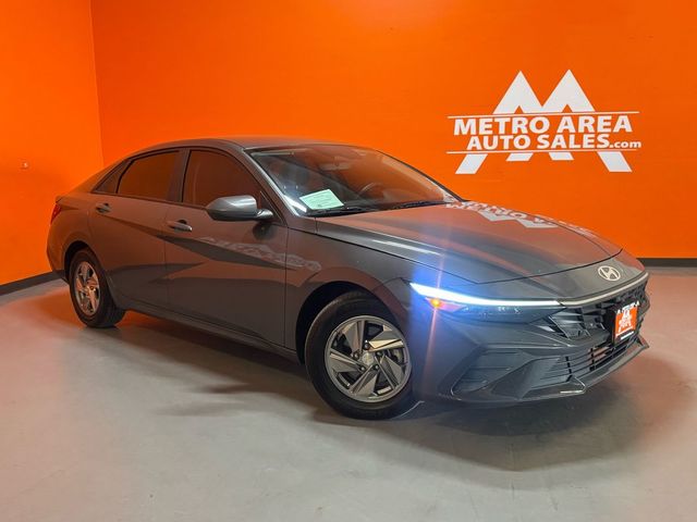2024 Hyundai Elantra SE