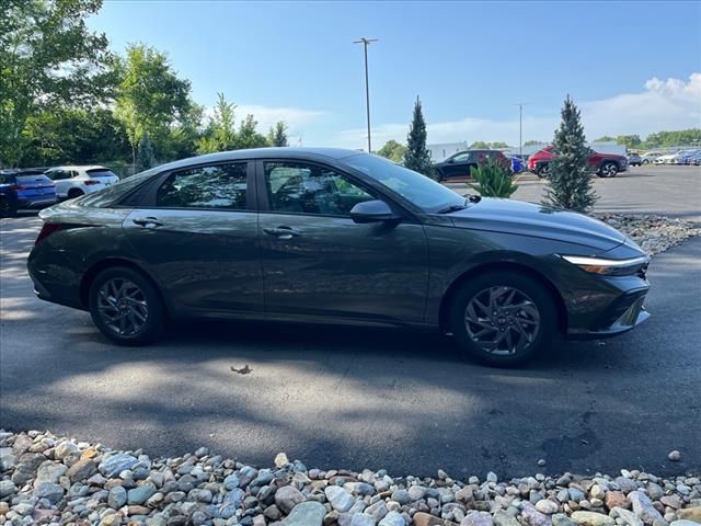 2024 Hyundai Elantra Hybrid Blue