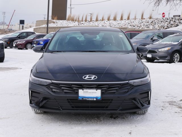 2024 Hyundai Elantra SE