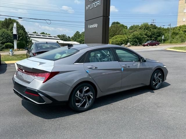 2024 Hyundai Elantra Limited