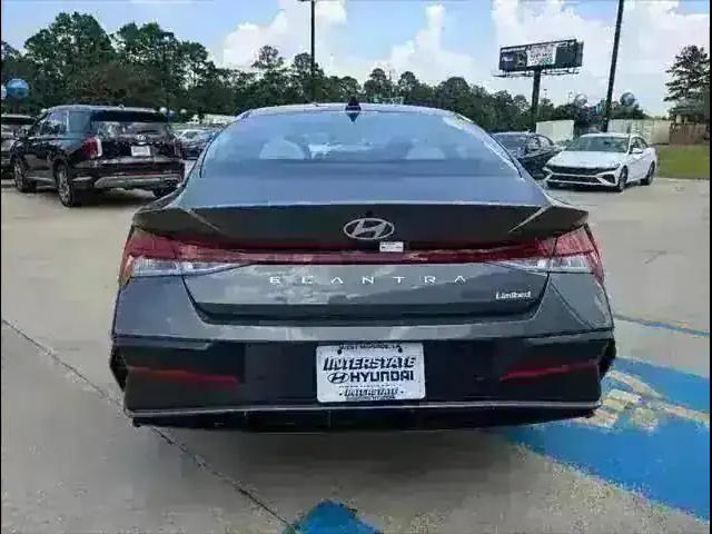 2024 Hyundai Elantra Limited