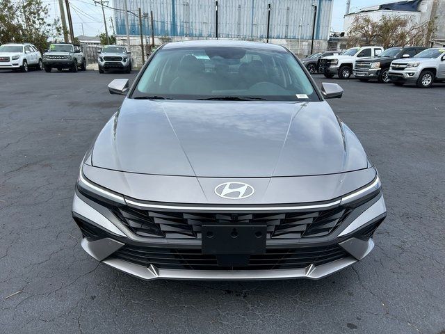 2024 Hyundai Elantra Limited