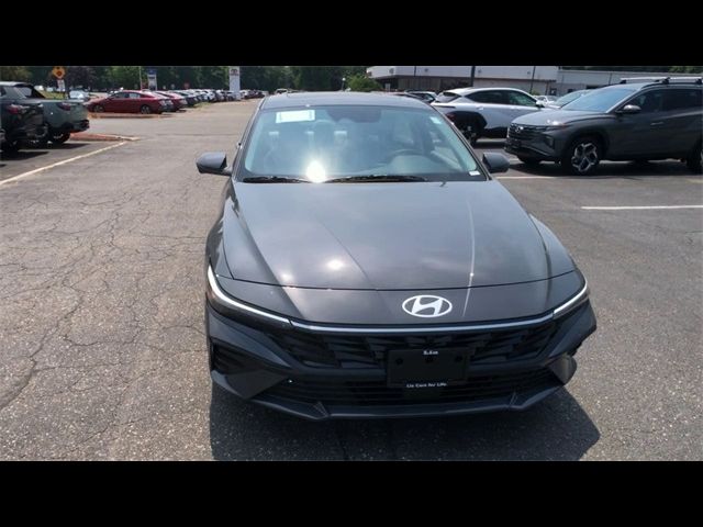 2024 Hyundai Elantra Limited