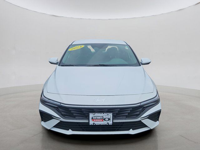 2024 Hyundai Elantra SE