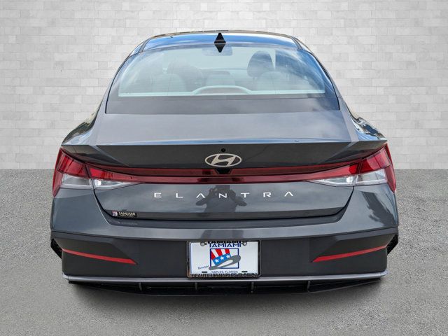 2024 Hyundai Elantra SE