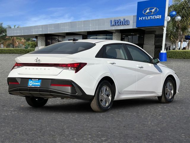 2024 Hyundai Elantra SE