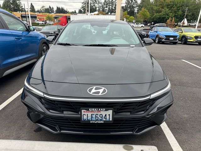 2024 Hyundai Elantra SE