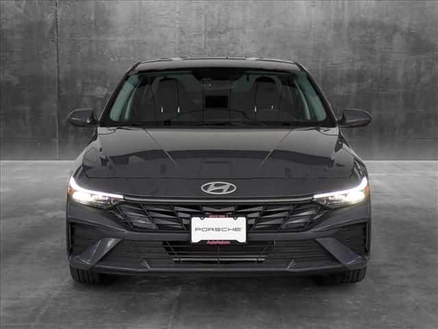 2024 Hyundai Elantra SE