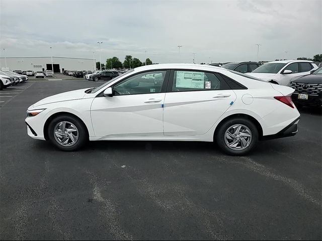 2024 Hyundai Elantra SE