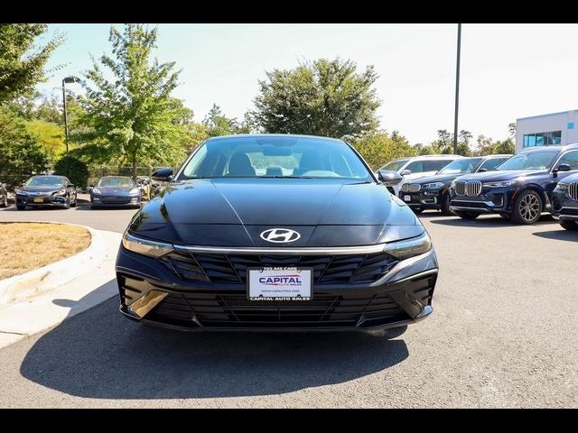 2024 Hyundai Elantra SE