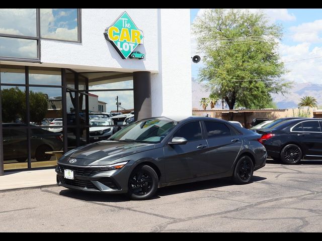 2024 Hyundai Elantra SE