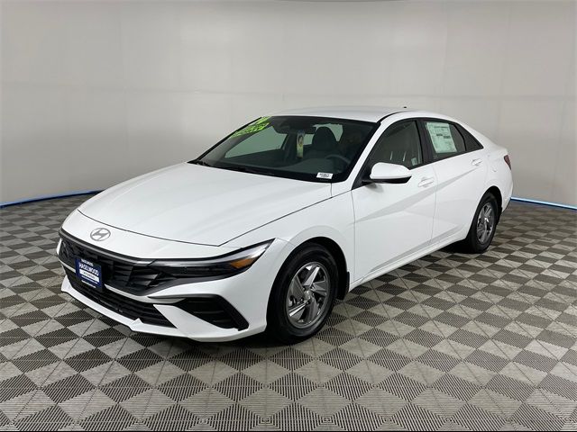 2024 Hyundai Elantra SE