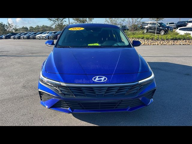 2024 Hyundai Elantra SE