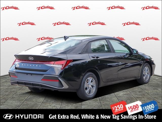 2024 Hyundai Elantra SE