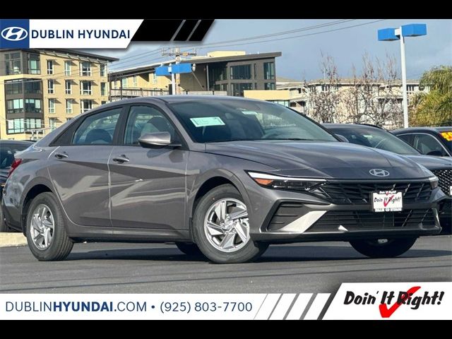 2024 Hyundai Elantra SE