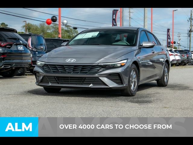 2024 Hyundai Elantra SE