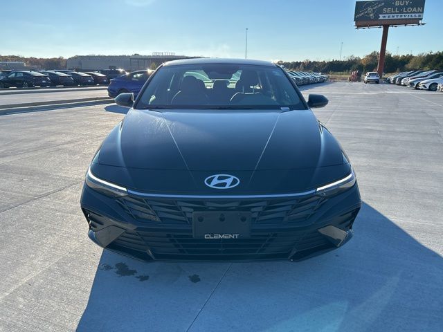 2024 Hyundai Elantra SE