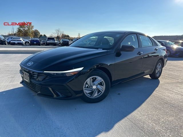 2024 Hyundai Elantra SE