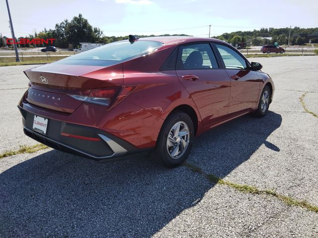 2024 Hyundai Elantra SE