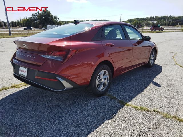 2024 Hyundai Elantra SE