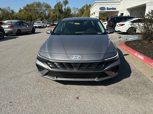 2024 Hyundai Elantra SE