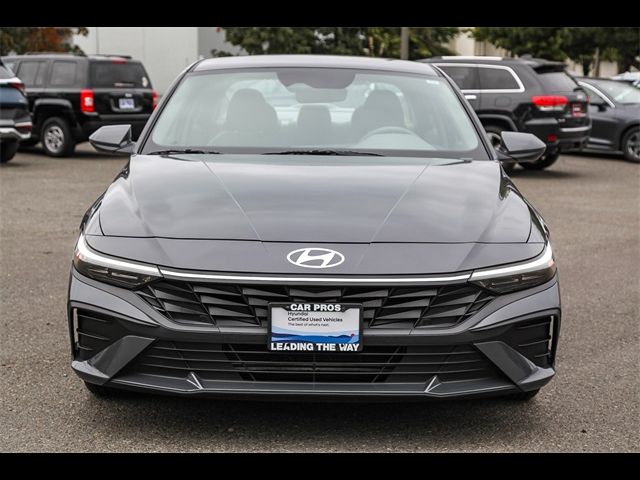 2024 Hyundai Elantra SE