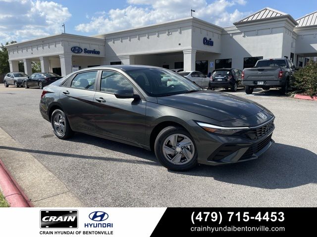 2024 Hyundai Elantra SE