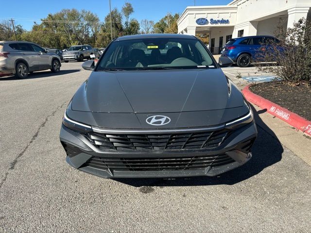 2024 Hyundai Elantra SE