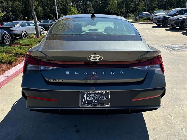 2024 Hyundai Elantra SE