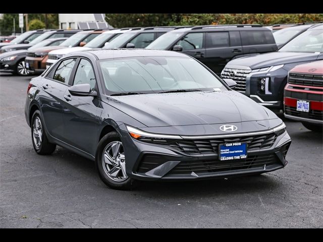 2024 Hyundai Elantra SE