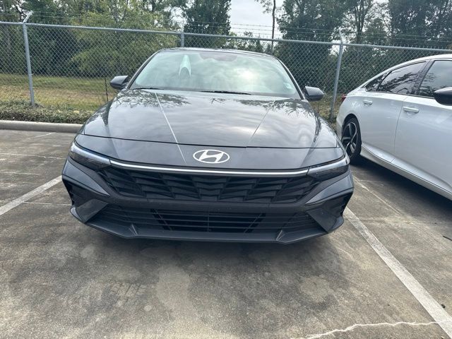 2024 Hyundai Elantra SE