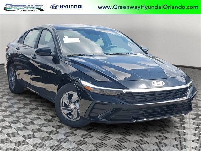 2024 Hyundai Elantra SE