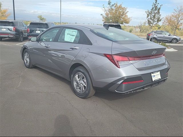 2024 Hyundai Elantra SE