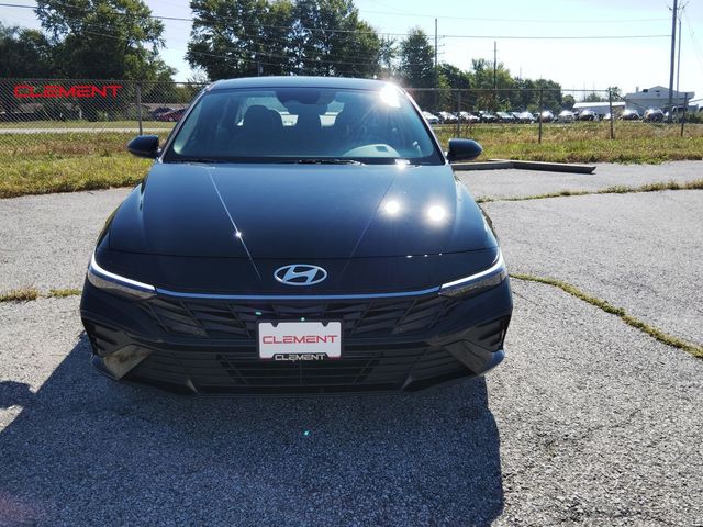 2024 Hyundai Elantra SE