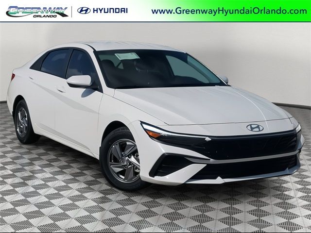 2024 Hyundai Elantra SE